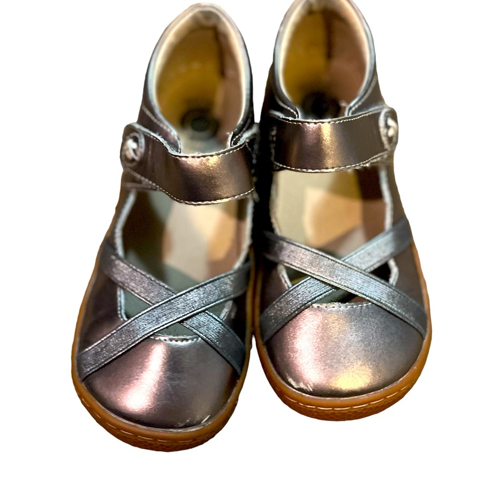 Livie and Luca girls size 2Y casual dress shoes sort of a bronze/pewter color